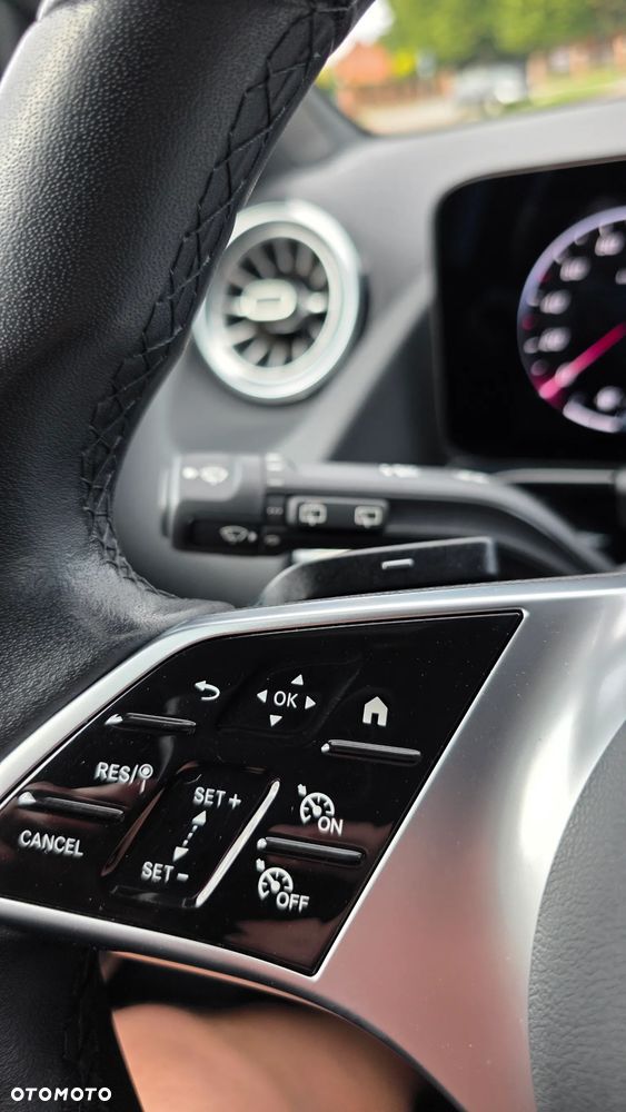 Mercedes-Benz GLA 250 4Matic 8G-DCT Special Edition - 23