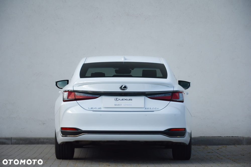 Lexus ES 300h F Sport Edition - 7