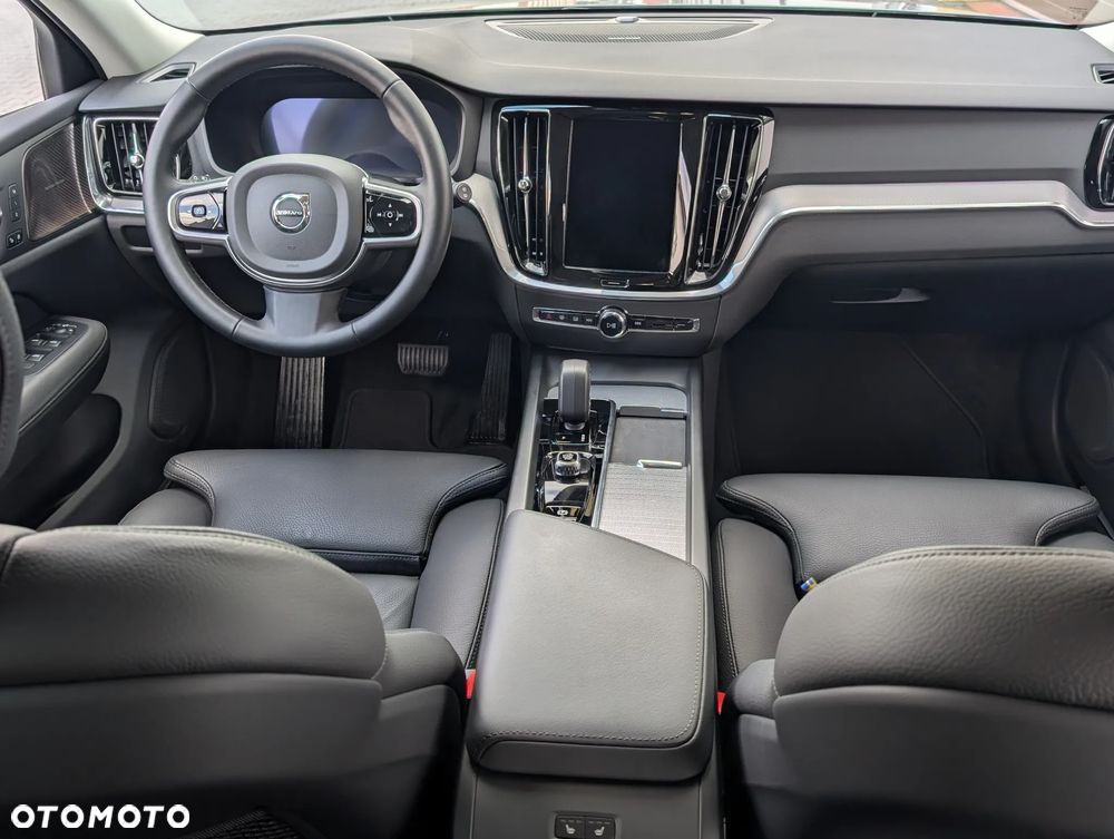 Volvo V60 B4 B DKG Plus Dark - 17