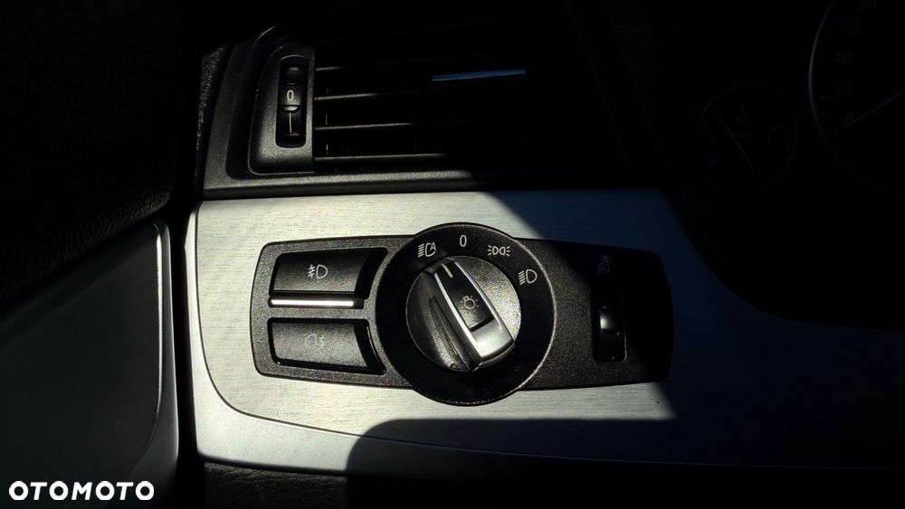 BMW Seria 5 520d Luxury Line - 21
