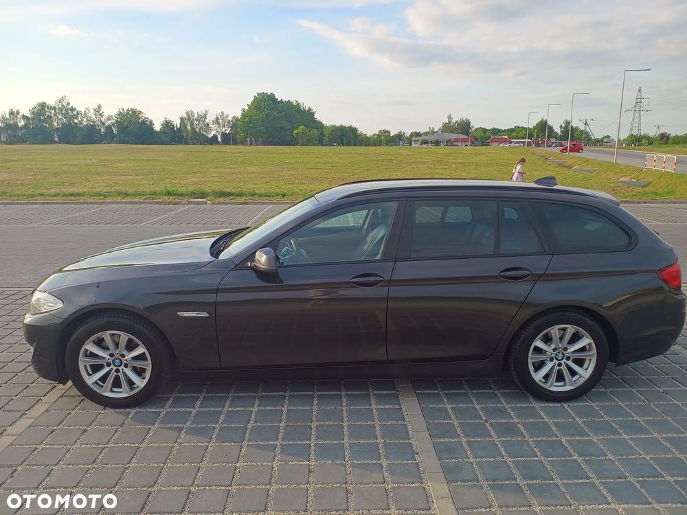 BMW Seria 5 520d xDrive - 9