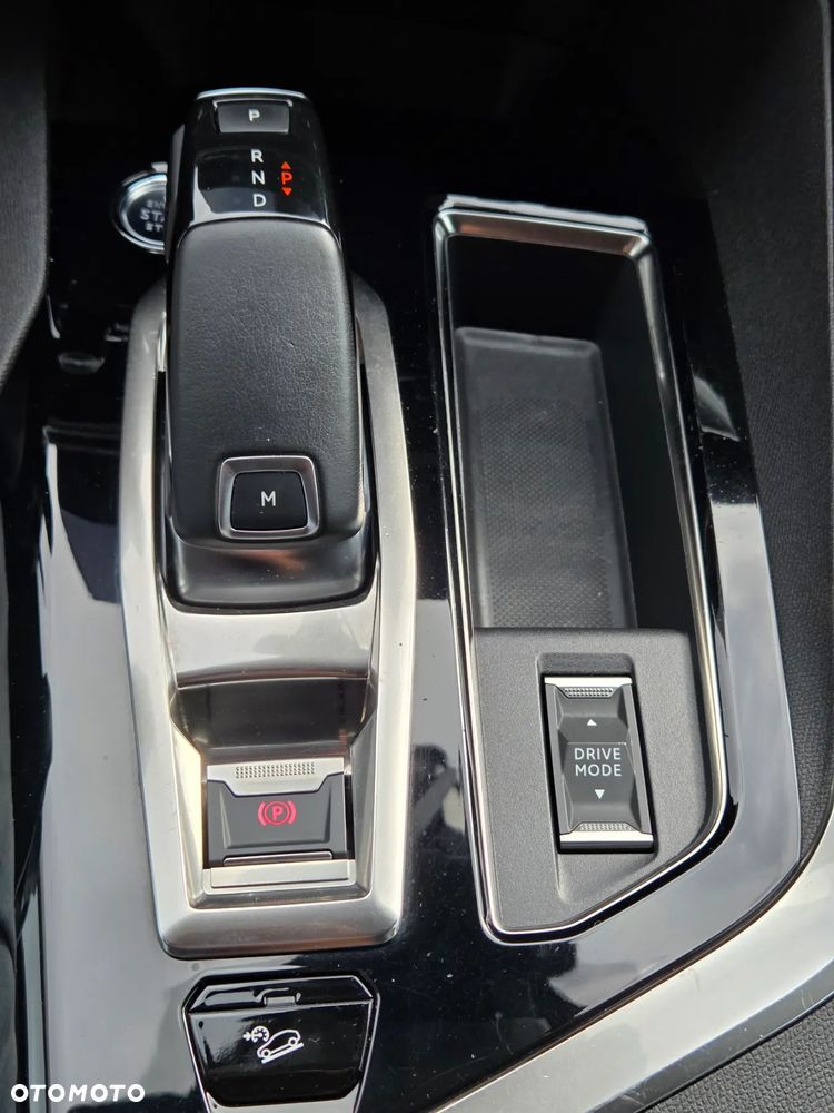 Peugeot 5008 1.2 PureTech Allure Pack S&S EAT8 - 29