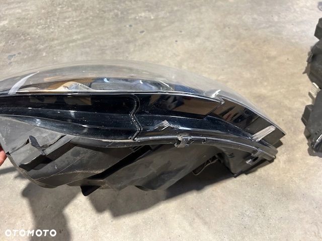 Peugeot 308 T9 lampa lampy Przód Prawa Lewa 96775230 96775229 Komplet - 5