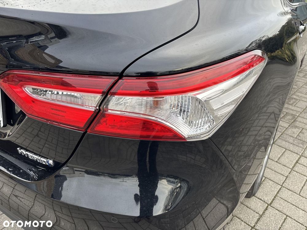 Toyota Camry 2.5 Hybrid Comfort CVT - 24