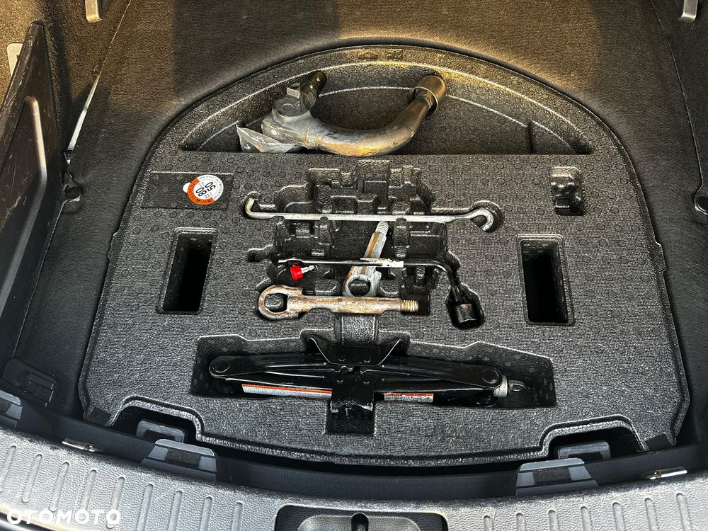 Toyota Corolla 2.0 Hybrid GR Sport - 25