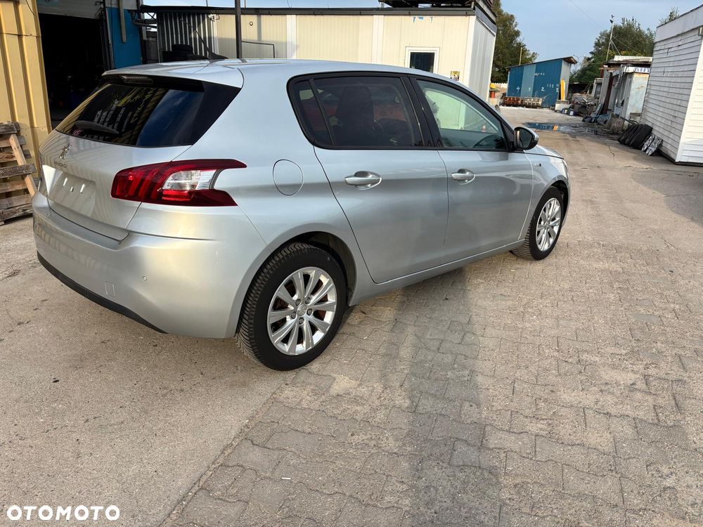 Peugeot 308 - 10