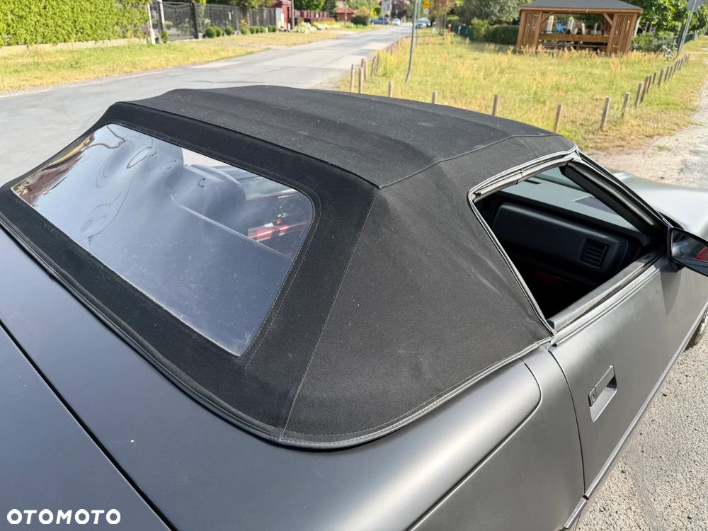 Chevrolet Corvette - 11