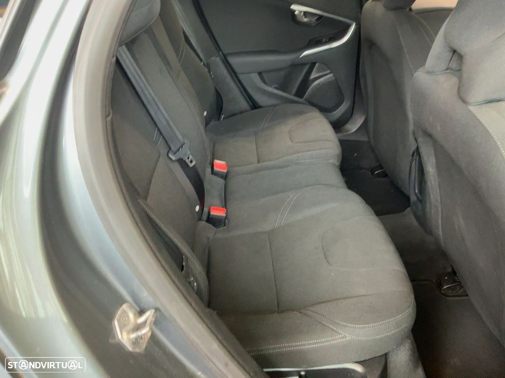 Volvo V40 D2 Kinetic - 6