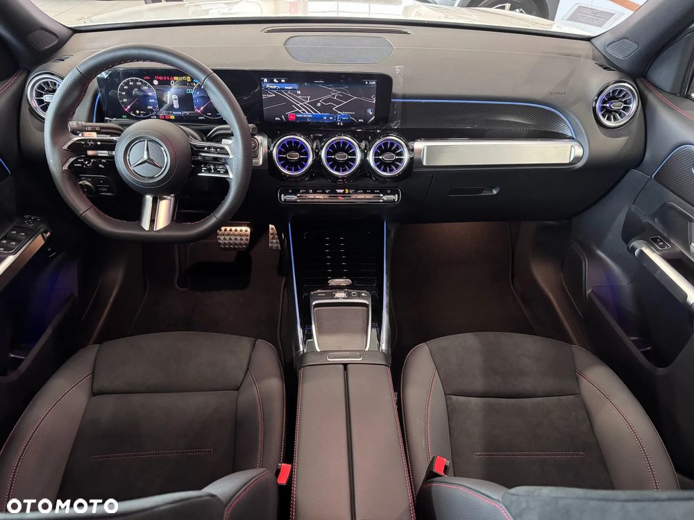 Mercedes-Benz GLB 200 AMG Line 7G-DCT - 4
