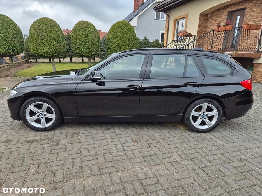 BMW Seria 3 320d xDrive - 14