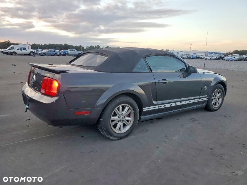 Ford Mustang 4.0 V6 - 6