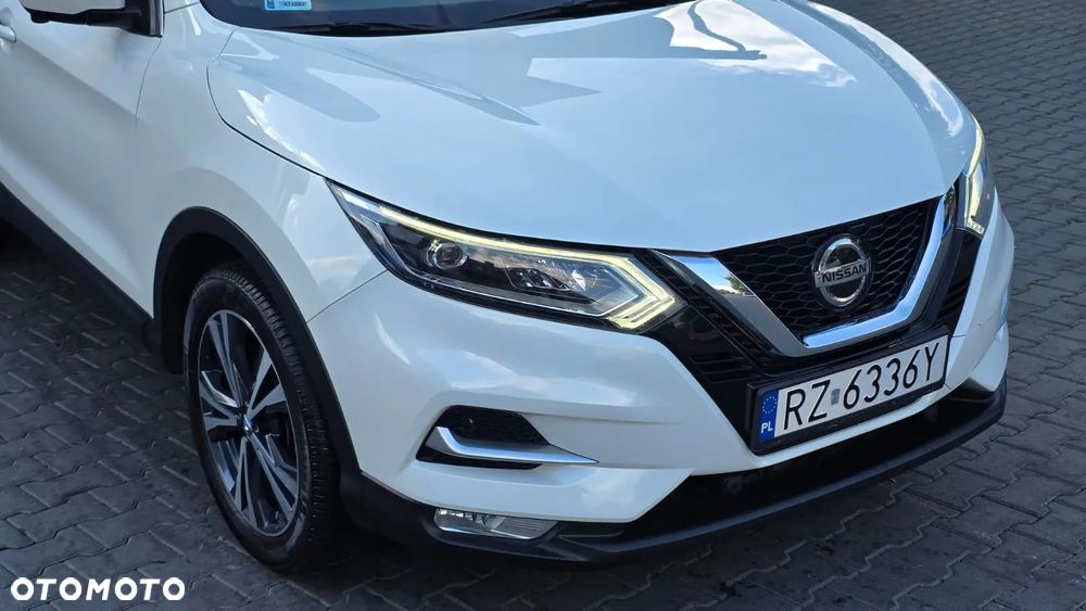 Nissan Qashqai 1.3 DIG-T N-Connecta DCT - 11