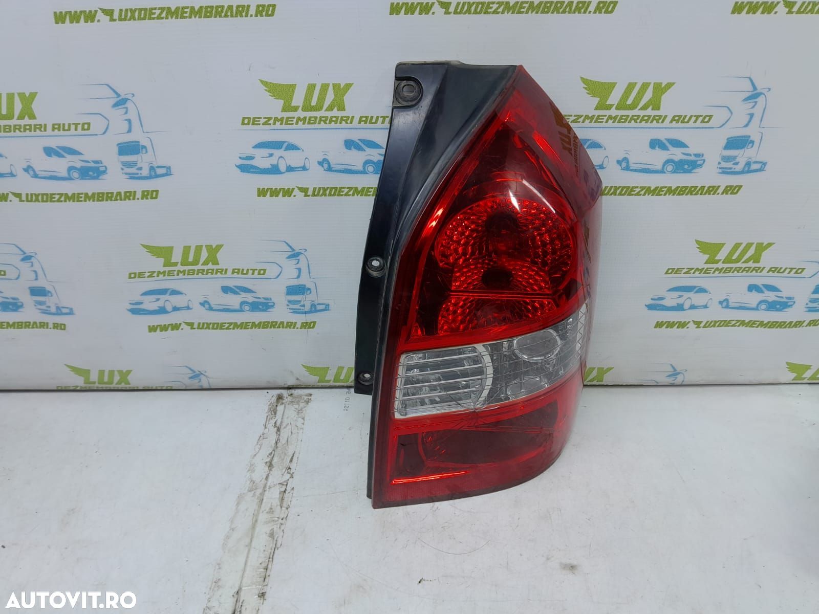 Stop dreapta 92402-2e0 Hyundai Tucson 1 [2004 - 2010] - 1