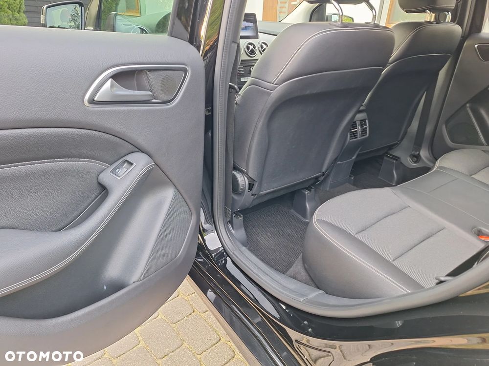 Mercedes-Benz Klasa B 180 (CDI) d Urban - 30