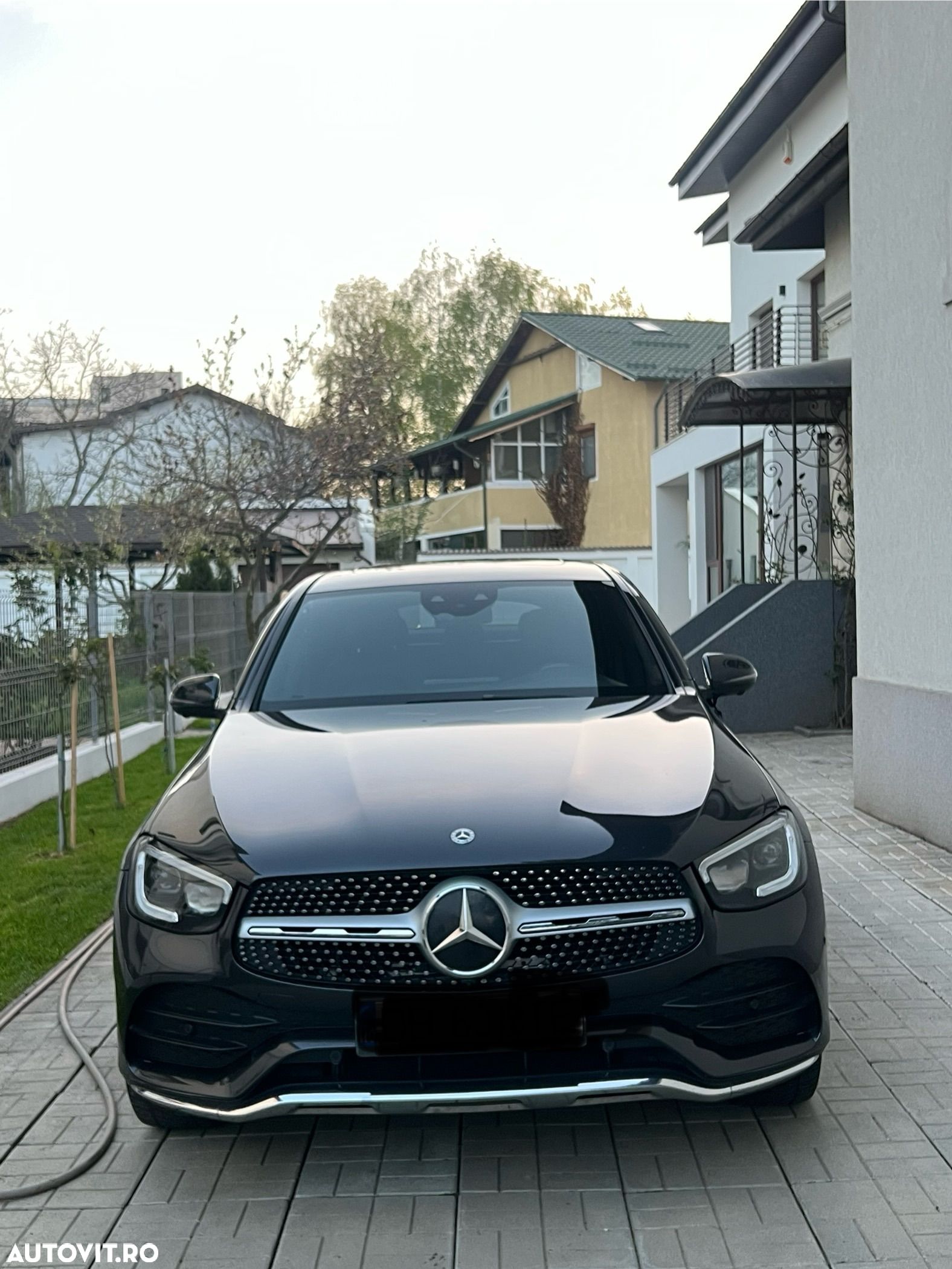 Mercedes-Benz GLC Coupe 300 d 4Matic 9G-TRONIC AMG Line - 1