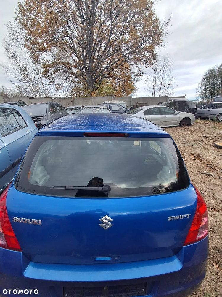 Suzuki Swift klapa bagaznika ZCG - 1