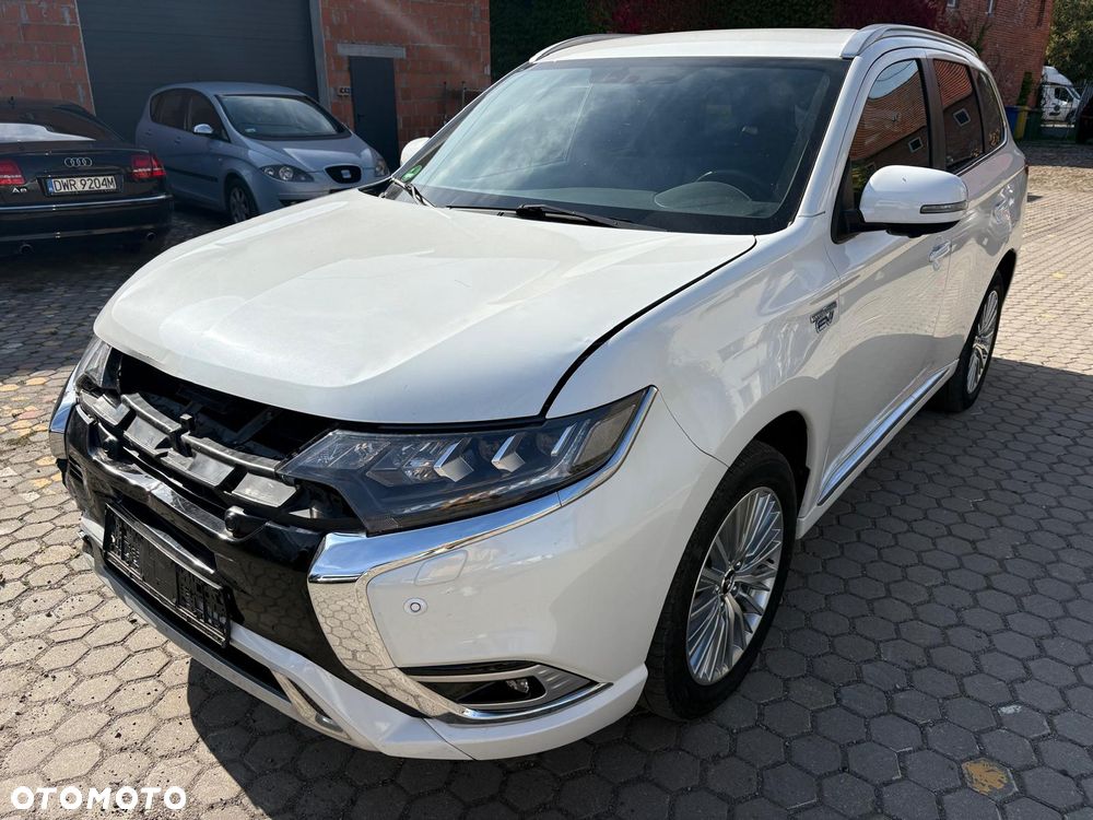 Mitsubishi Outlander 2.4 4WD Plus - 12