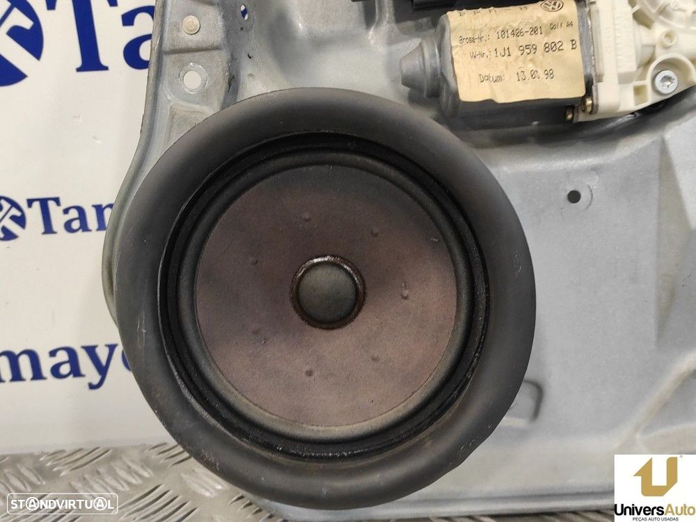 ELEVADOR DE VIDRO FRONTAL DIREITO VOLKSWAGEN GOLF IV 1998 -1J1959802B - 2
