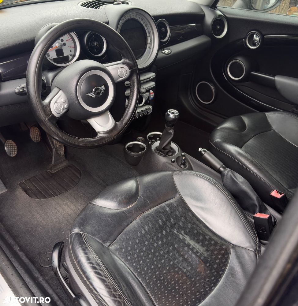 Mini Clubman Cooper D - 16