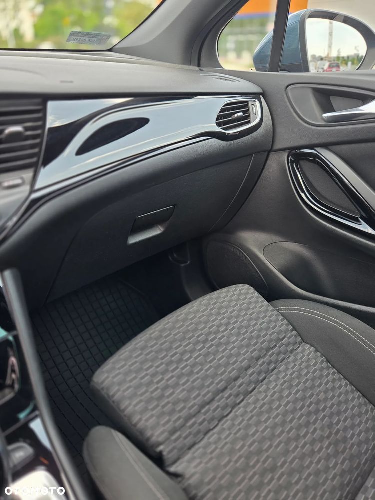 Opel Astra 1.4 T GPF Dynamic S&S - 12