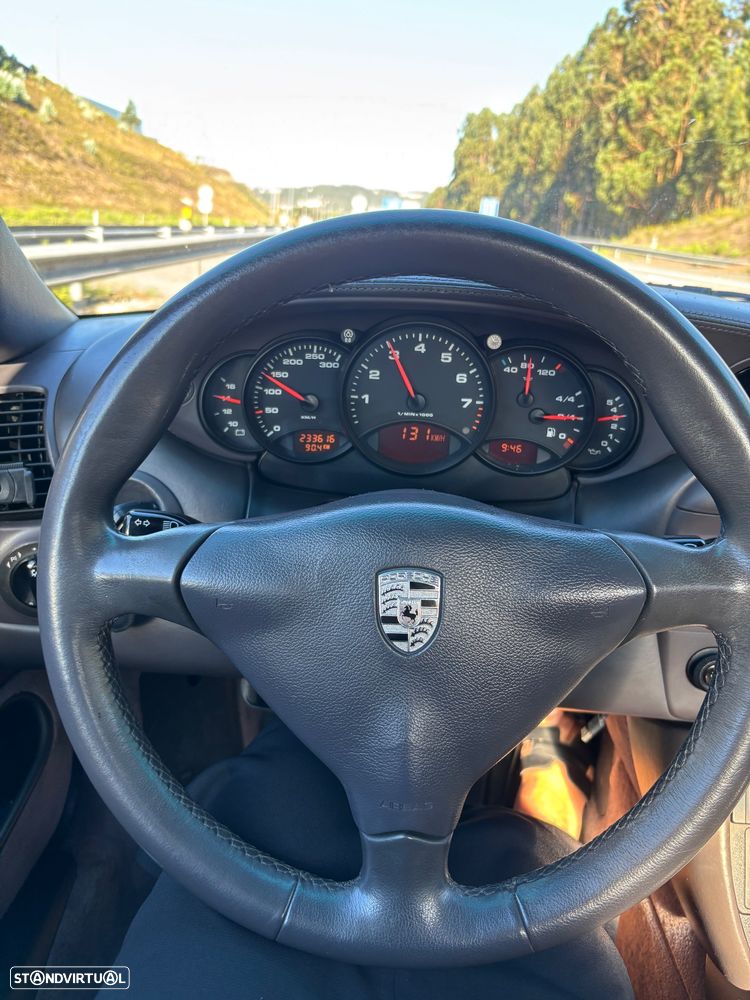 Porsche 911 Série F - 5