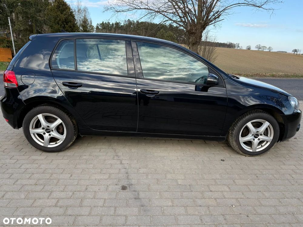 Volkswagen Golf 2.0 TDI DPF Edition - 8