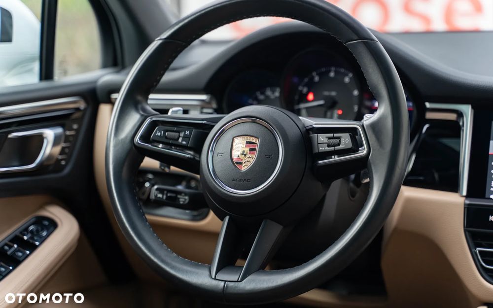 Porsche Macan T - 22