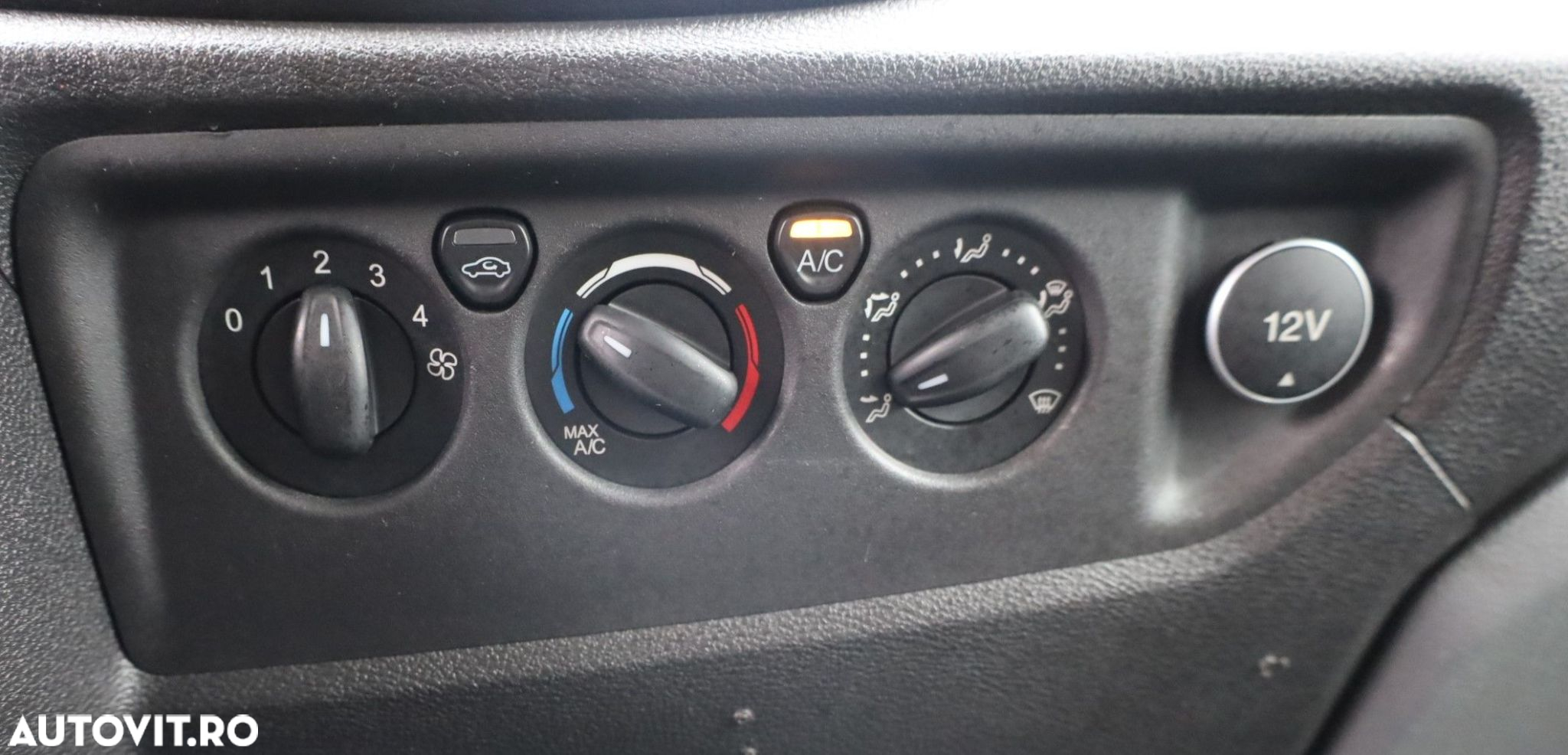 Ford Transit - 19