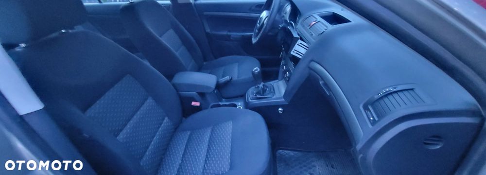 Skoda Octavia 1.6 Tour - 21