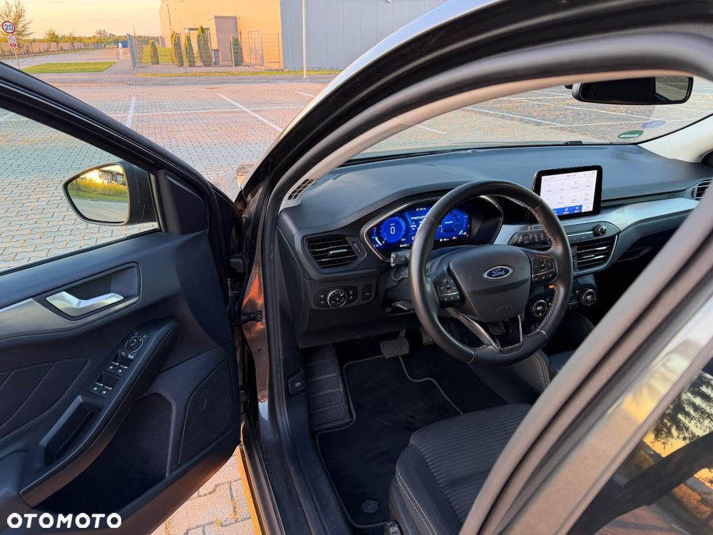 Ford Focus 1.0 EcoBoost Titanium Business - 11