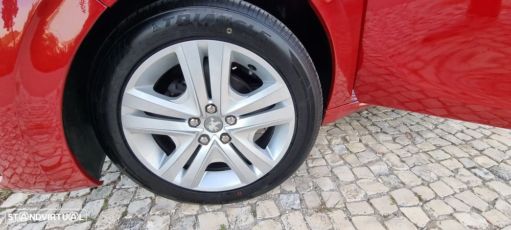 Peugeot 208 1.2 PureTech Style - 25