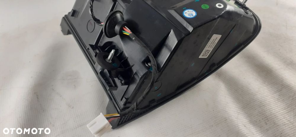 Lampa Lewa tył Volvo dolne EX30 22-25r.EUR. - 3