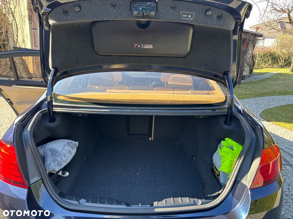 BMW Seria 5 535i xDrive Sport-Aut Luxury Line - 25