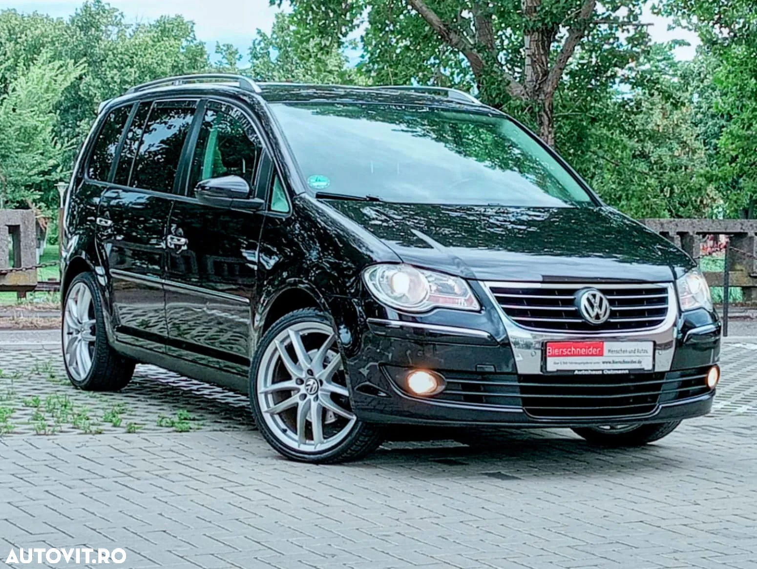Volkswagen Touran 2.0 TDI DPF R-Line Edition - 2