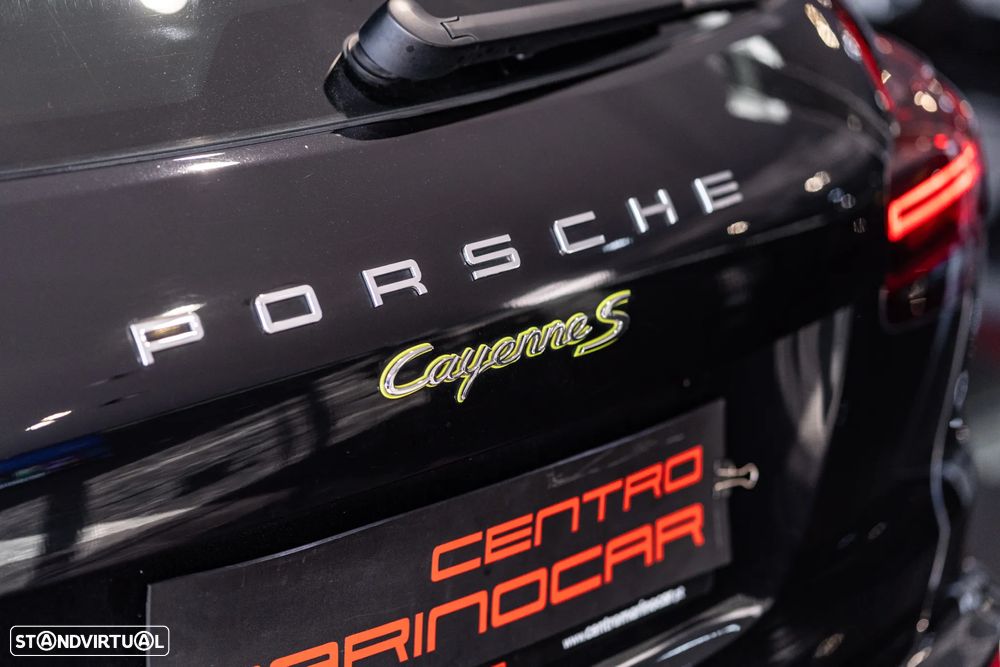 Porsche Cayenne S E-Hybrid - 4