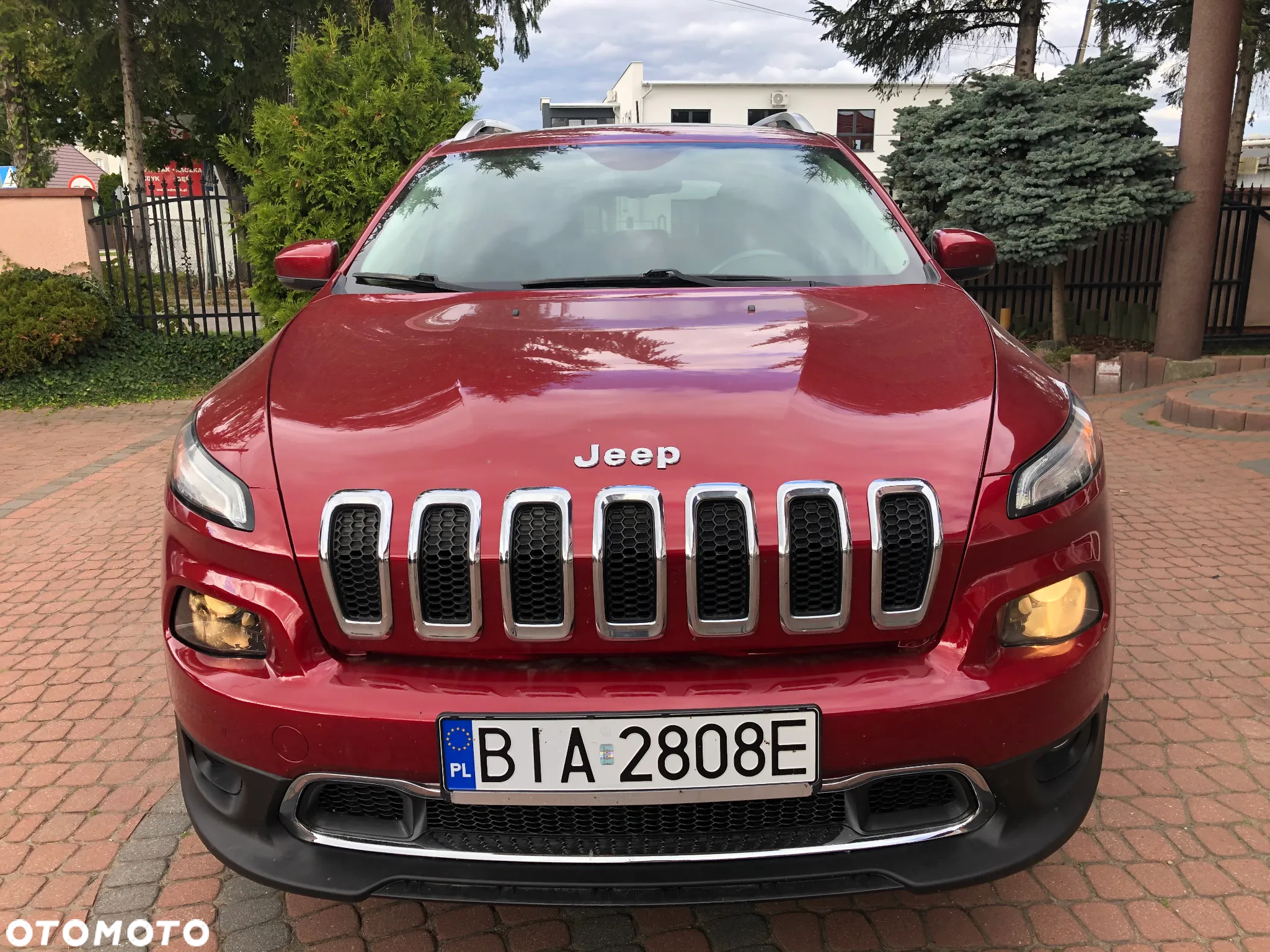 Jeep Cherokee - 3