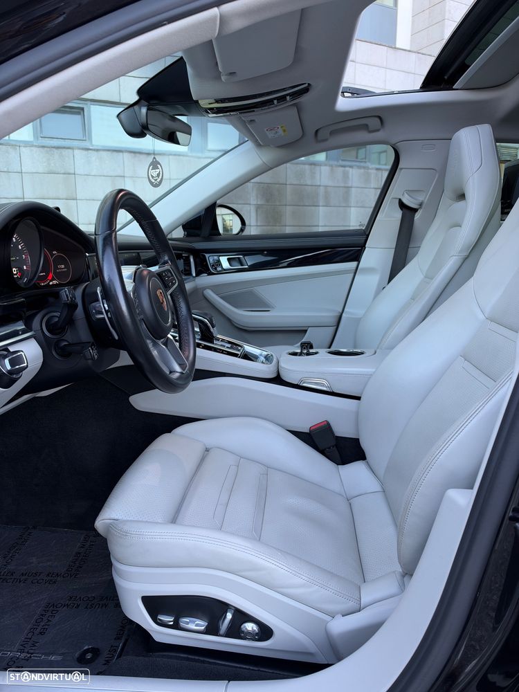 Porsche Panamera - 12