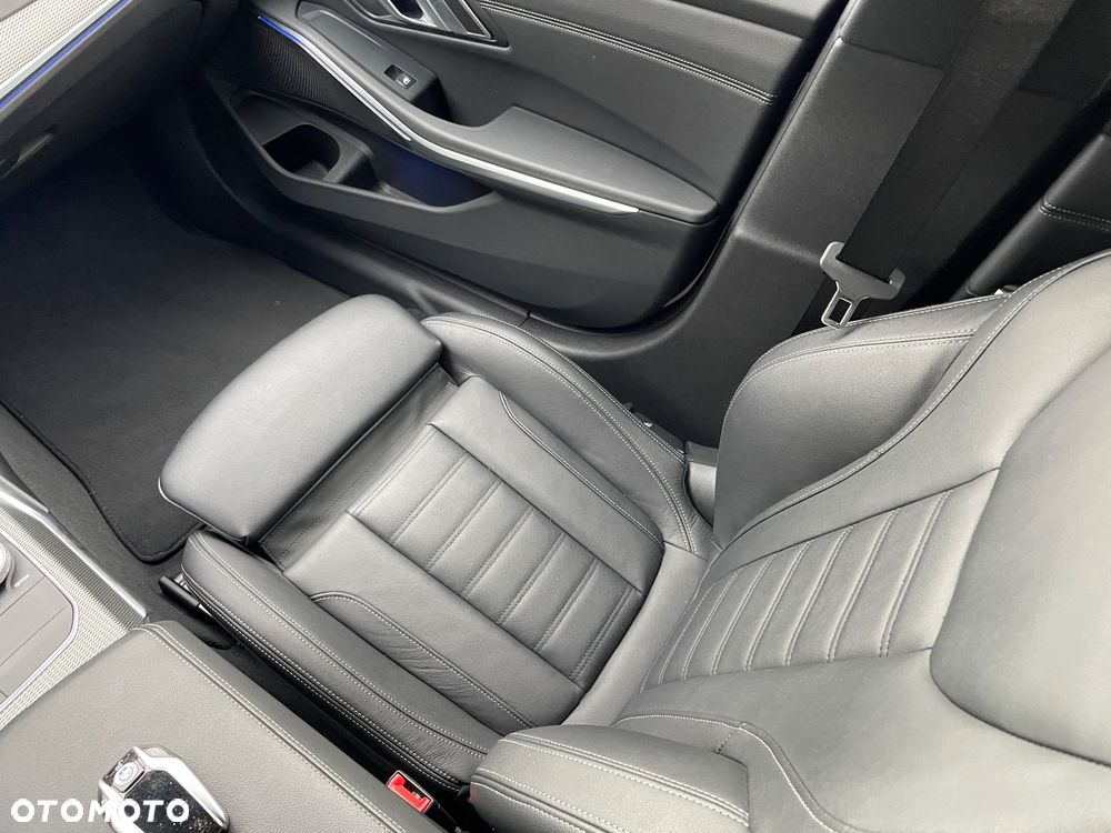 BMW Seria 3 320d M Sport Shadow sport - 32
