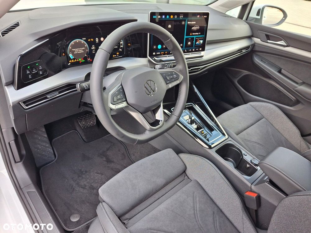 Volkswagen Golf Variant - 11