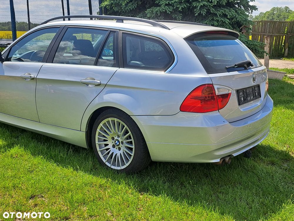 BMW Seria 3 325i - 14