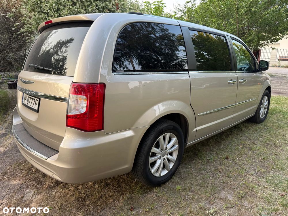 Chrysler Town & Country 3.6 Limited - 9