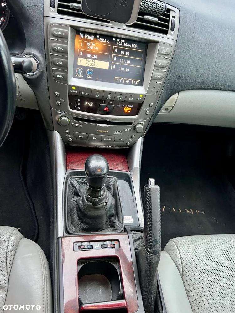 Lexus IS 220 D Prestige - 19