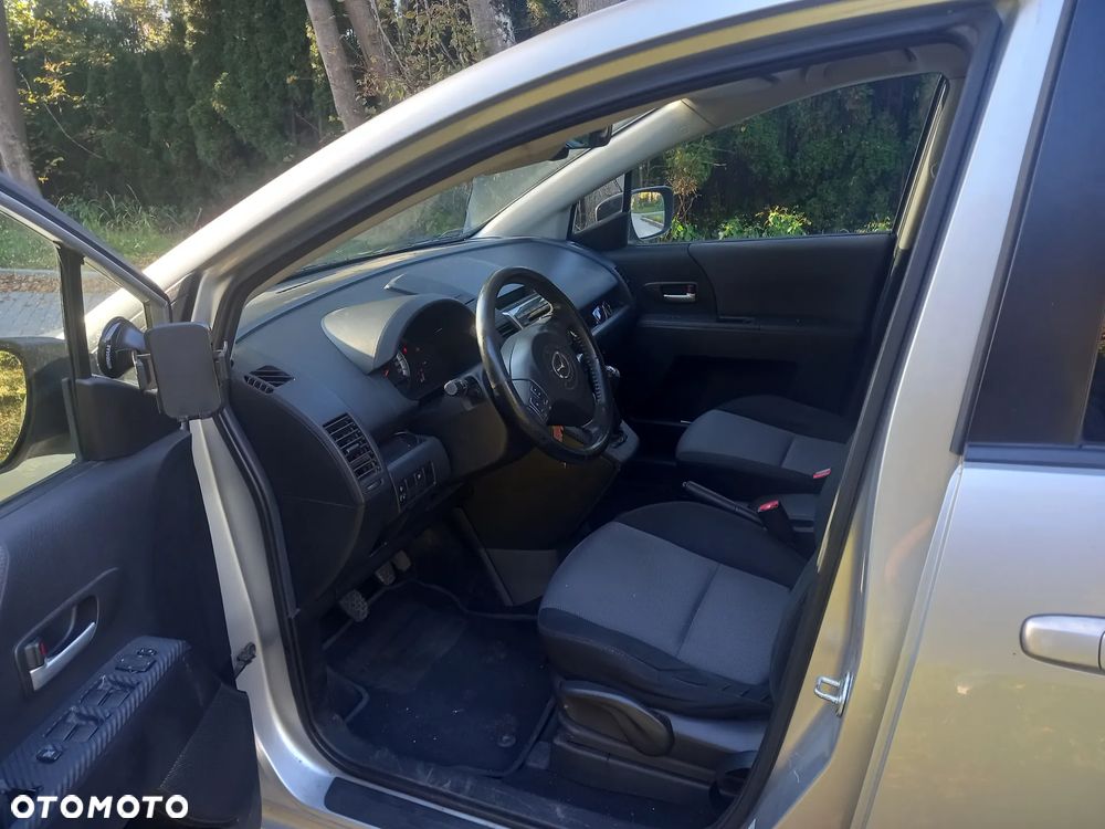 Mazda 5 - 13