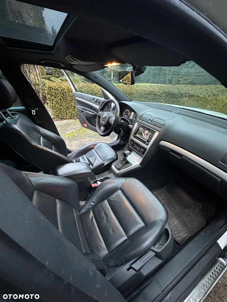 Skoda Octavia 2.0 TDI DPF DSG RS - 16