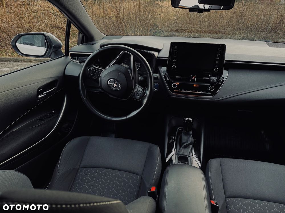 Toyota Corolla 2.0 Hybrid Executive - 18