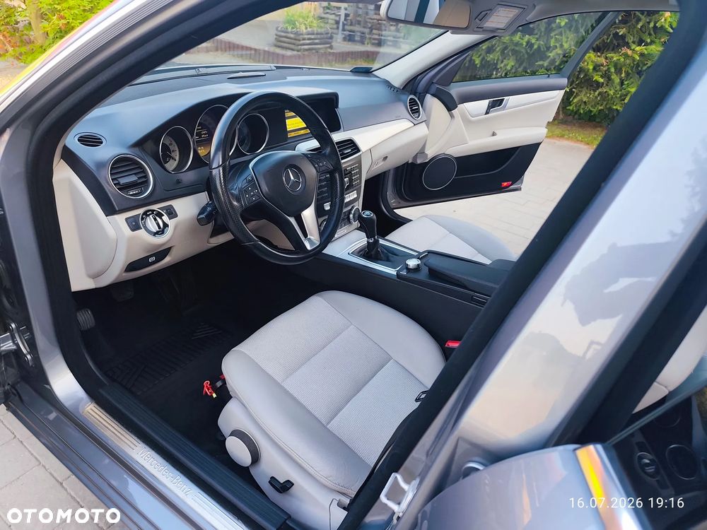 Mercedes-Benz Klasa C 200 CDI BlueEff Avantgarde - 16
