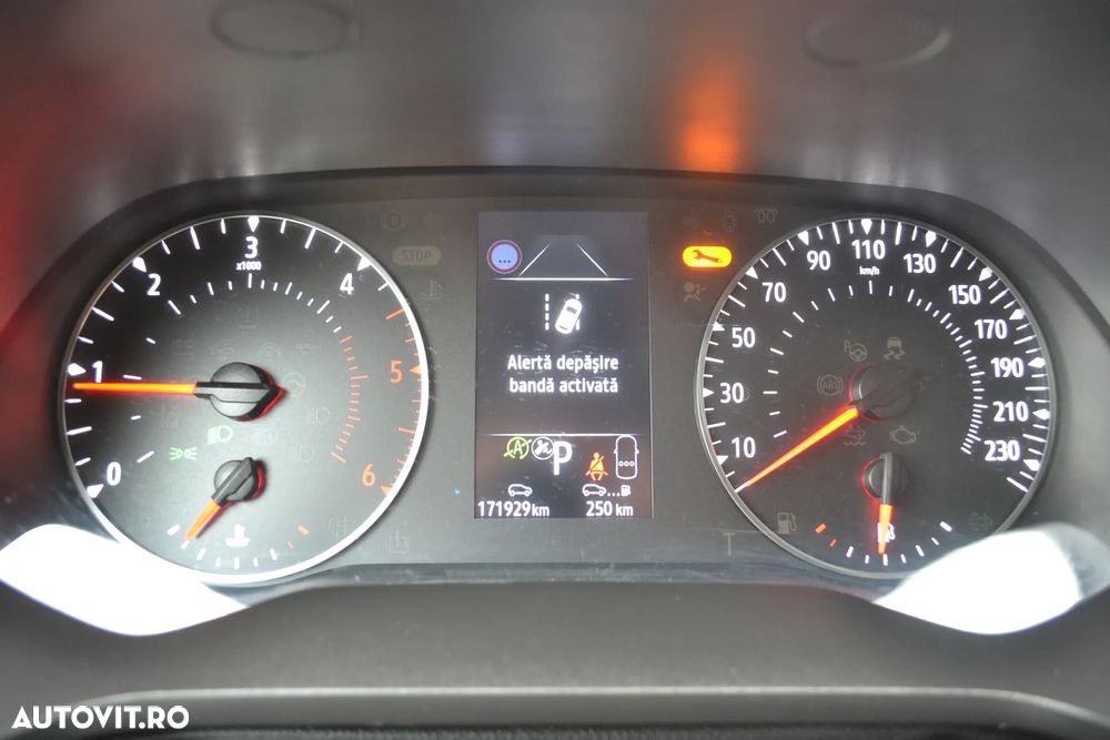 Renault Captur BLUE dCi 115 EDC BUSINESS EDITION - 18