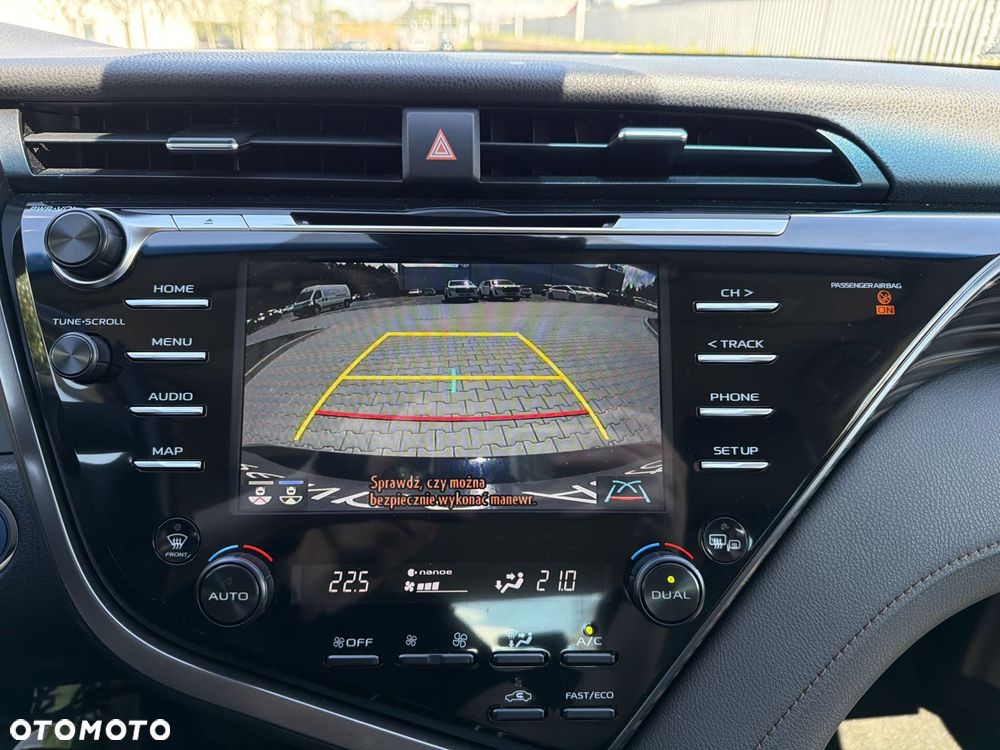 Toyota Camry 2.5 Hybrid Executive CVT - 18