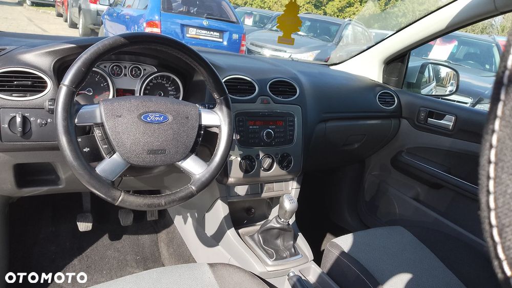 Ford Focus 1.6 TI-VCT Ambiente - 9