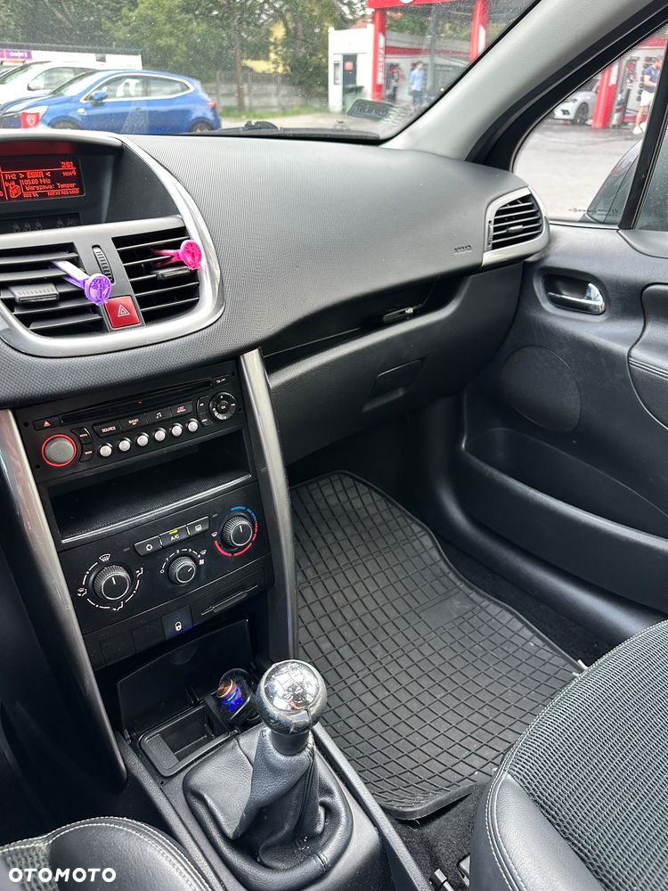 Peugeot 207 - 12